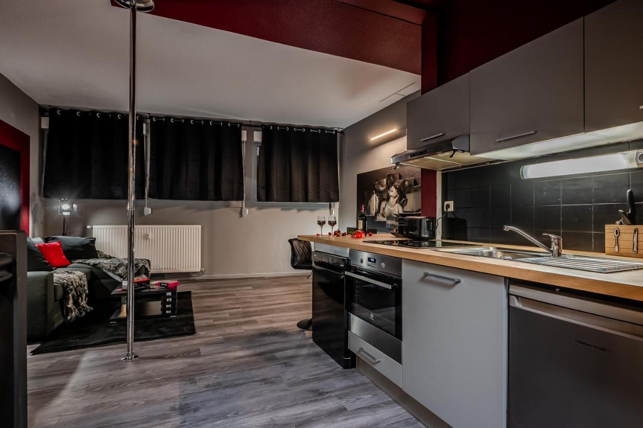 Cocon Sensuel - 50 Nuances - Les Cocons De Nath Apartment Montbeliard Ngoại thất bức ảnh