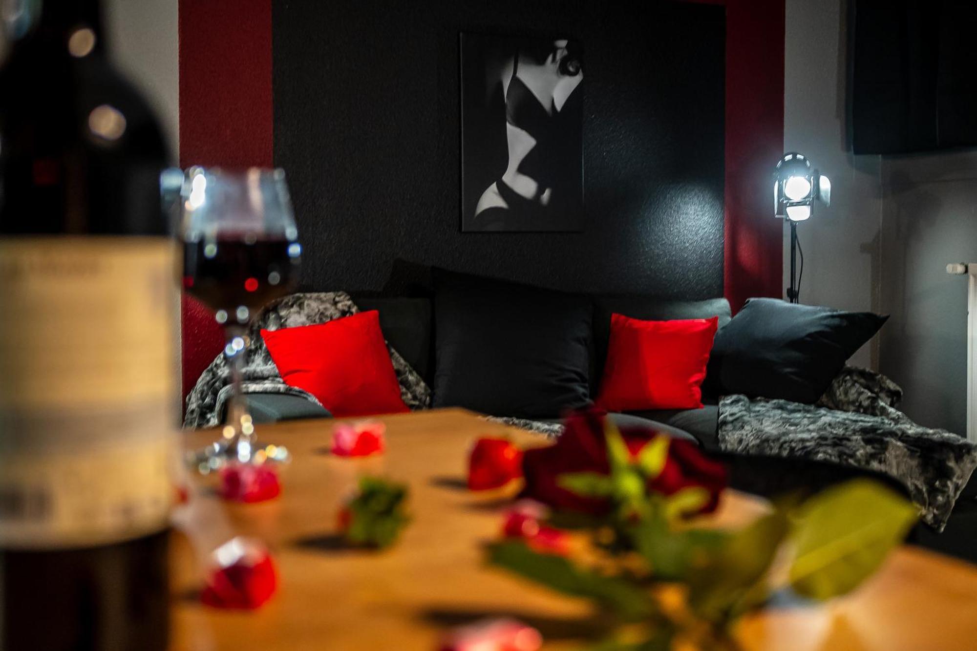 Cocon Sensuel - 50 Nuances - Les Cocons De Nath Apartment Montbeliard Ngoại thất bức ảnh