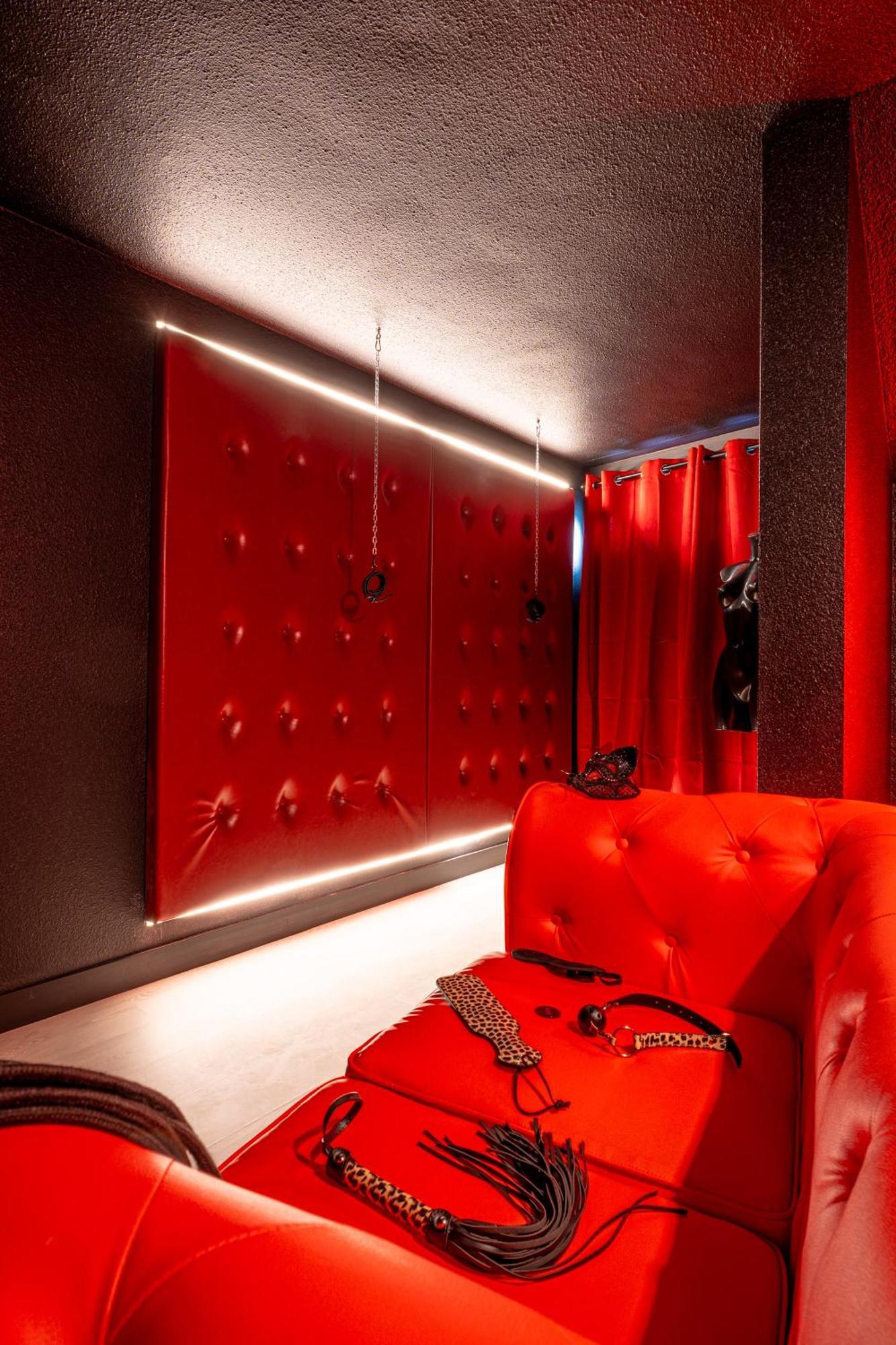 Cocon Sensuel - 50 Nuances - Les Cocons De Nath Apartment Montbeliard Ngoại thất bức ảnh