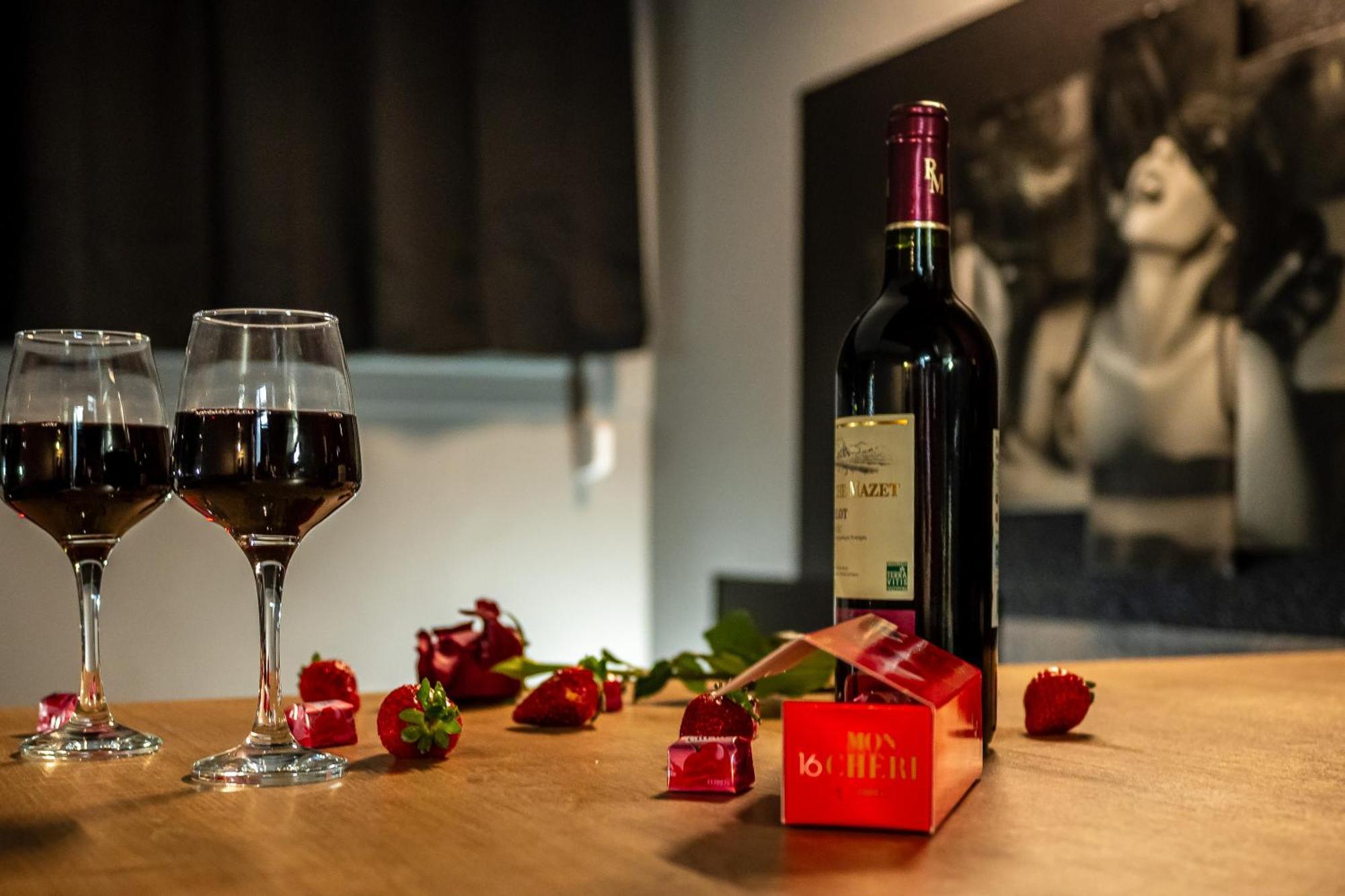 Cocon Sensuel - 50 Nuances - Les Cocons De Nath Apartment Montbeliard Ngoại thất bức ảnh